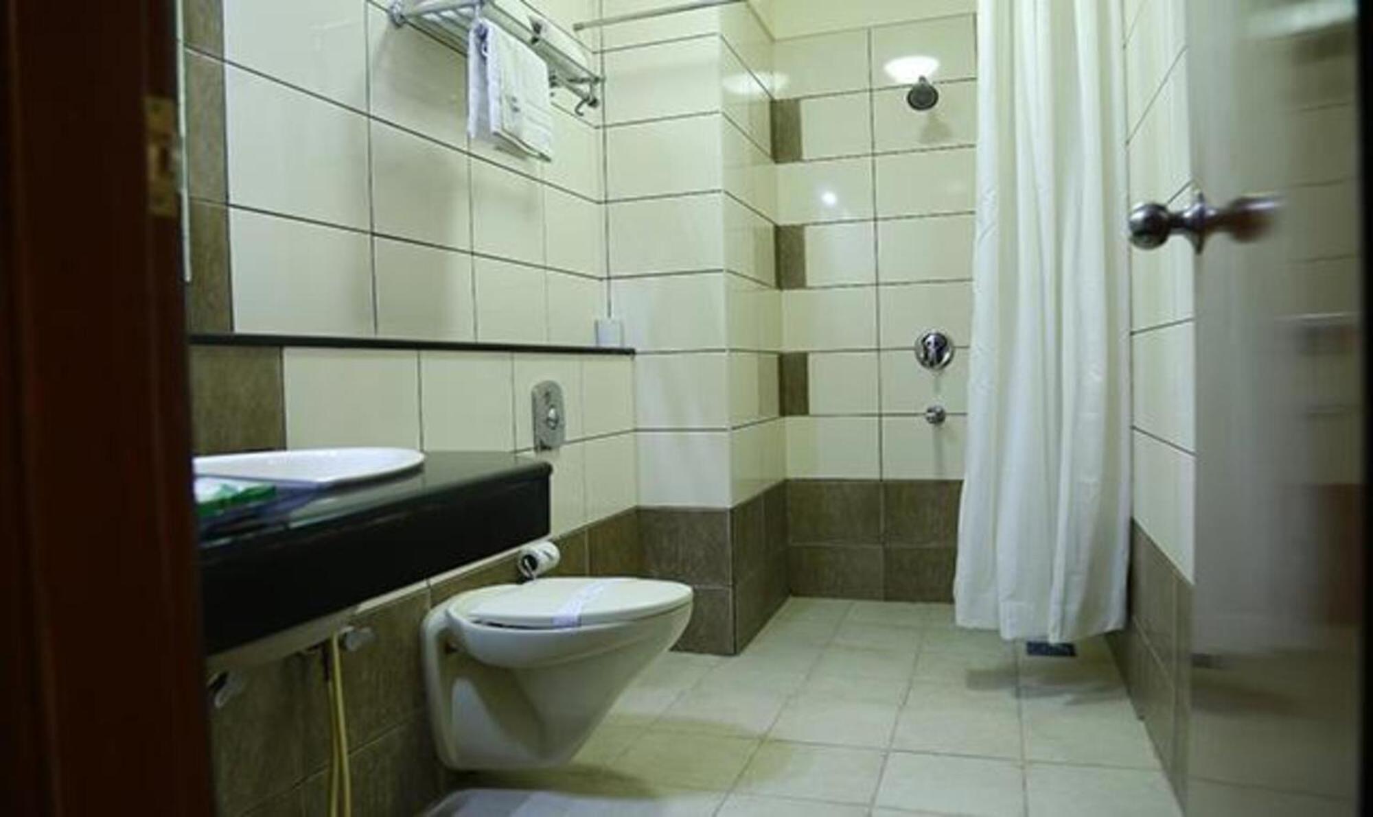 Fabhotel Prime Chennai Deluxe Ngoại thất bức ảnh